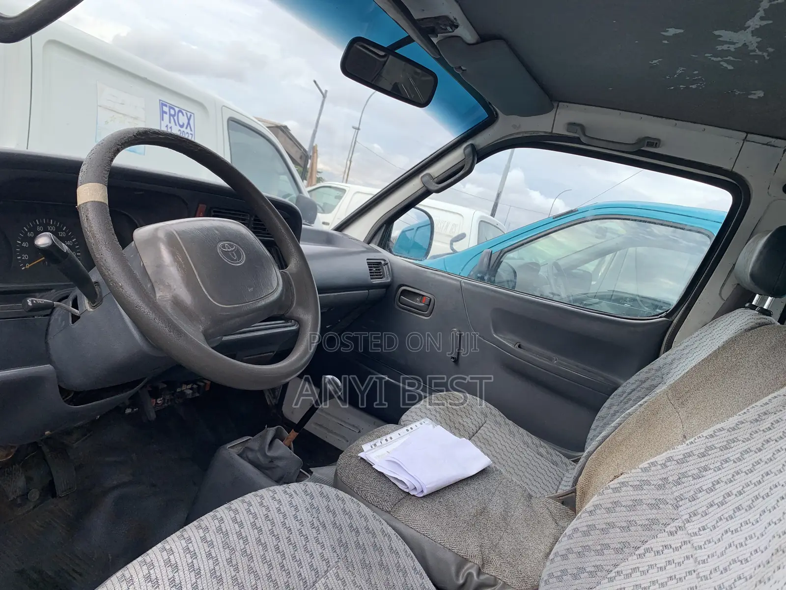 Toyota HiAce 1999 White