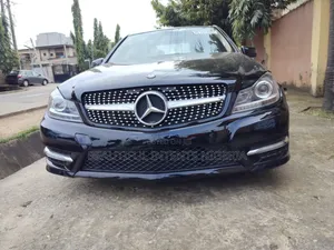 Mercedes-Benz C300 Sport 4Matic Sedan AWD (3.0L 6cyl 7A) 2012 Black