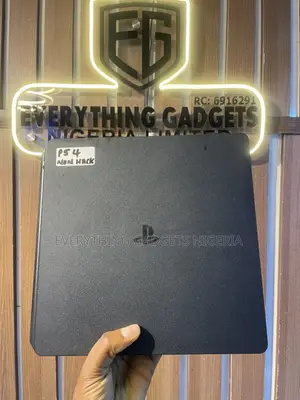 PS4 Slim Gaming Console With One Gaming Pad
