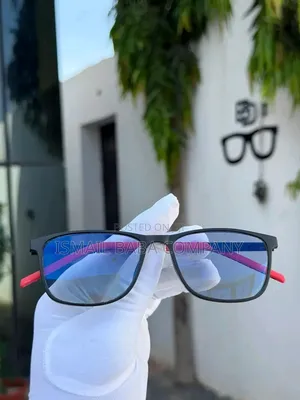 Plastic Frame Glass