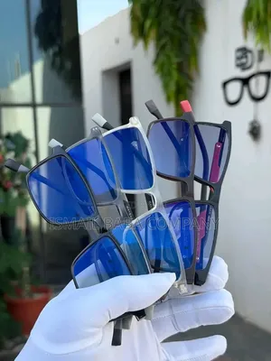 Plastic Frame Glass
