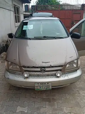 Toyota Sienna 1999 Gray