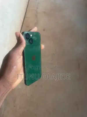 Apple iPhone 13 128 GB Green