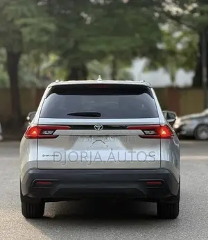 Toyota Highlander 2024 Gray