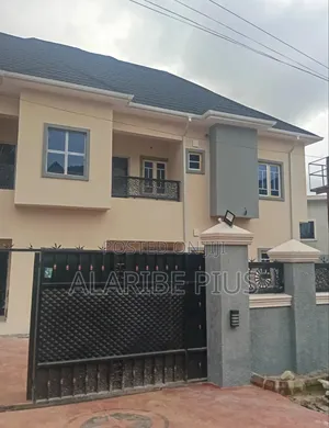 8bdrm Block of Flats in Not - Estate, Kubwa for sale