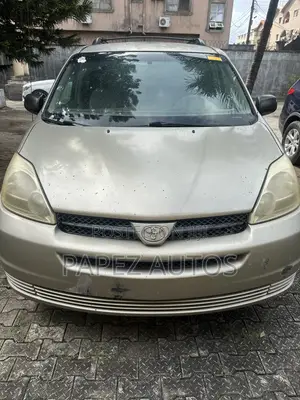 Toyota Sienna CE 2005 Gold