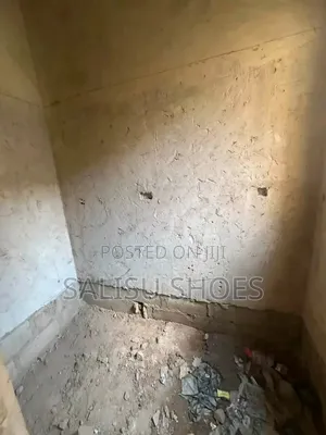 5bdrm House in Kumbotso for sale