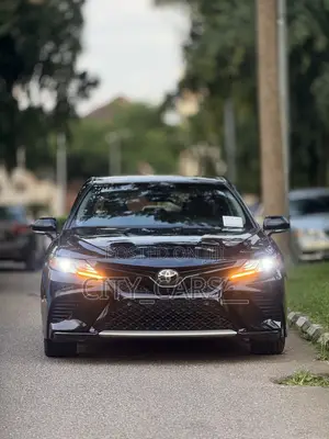 Toyota Camry XSE FWD (2.5L 4cyl 8AM) 2018