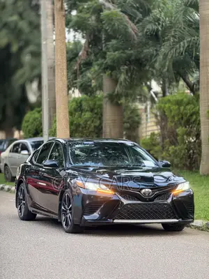 Toyota Camry XSE FWD (2.5L 4cyl 8AM) 2018