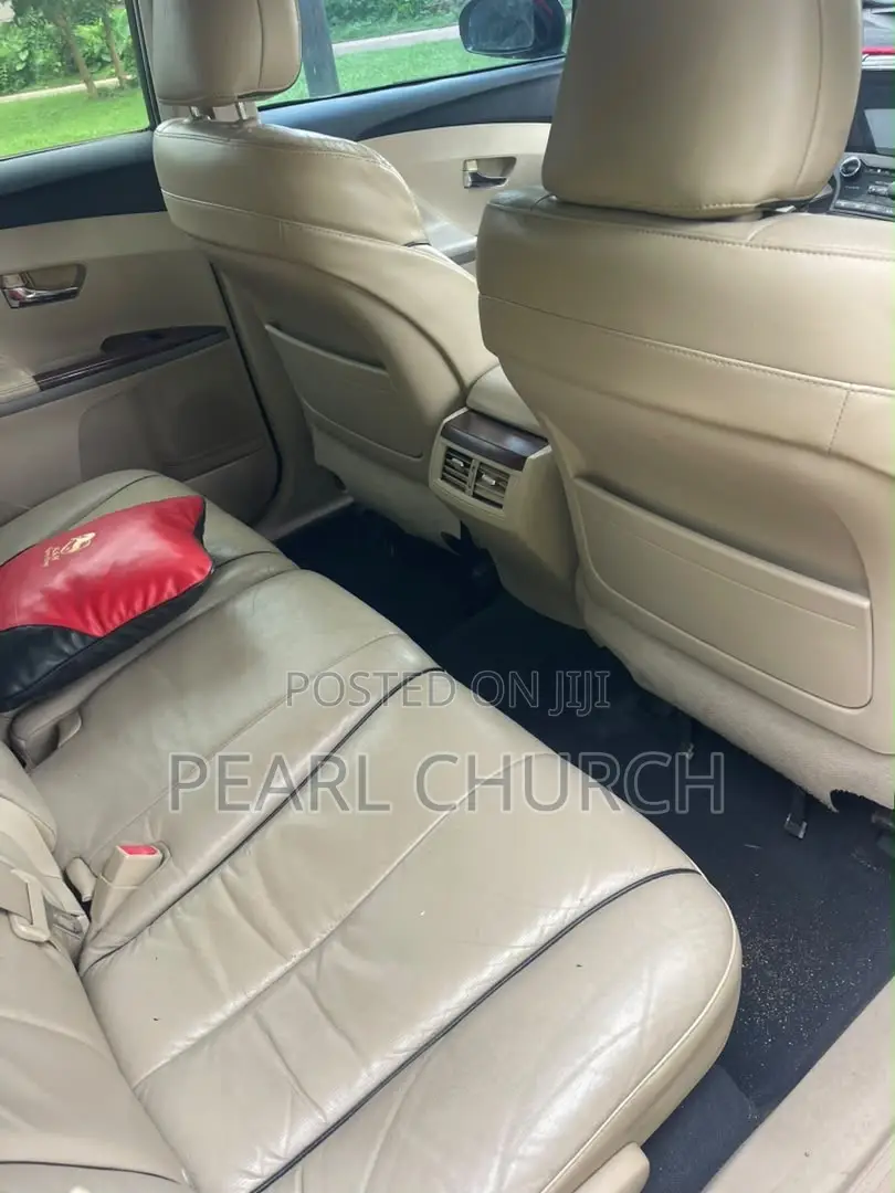 Toyota Venza V6 2010 Red