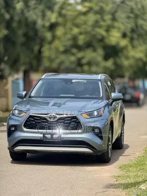 Toyota Highlander XLE 2021