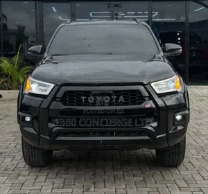 Toyota Hilux 2023 Black