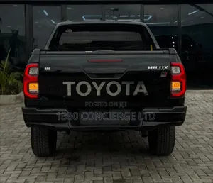 Toyota Hilux 2023 Black