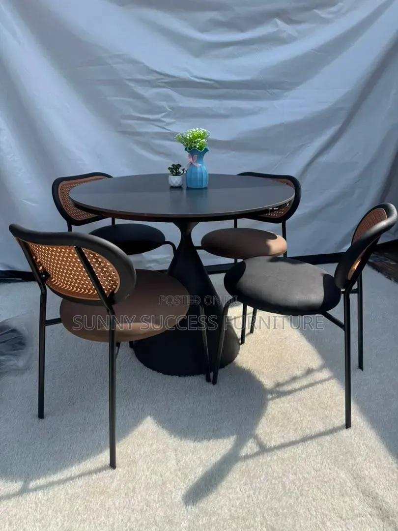 Dinning by 4 Seaters