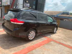 Toyota Sienna XLE 8 Passenger 2011 Black