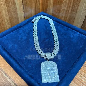 Iced Out Zirconia Chain With Pendant