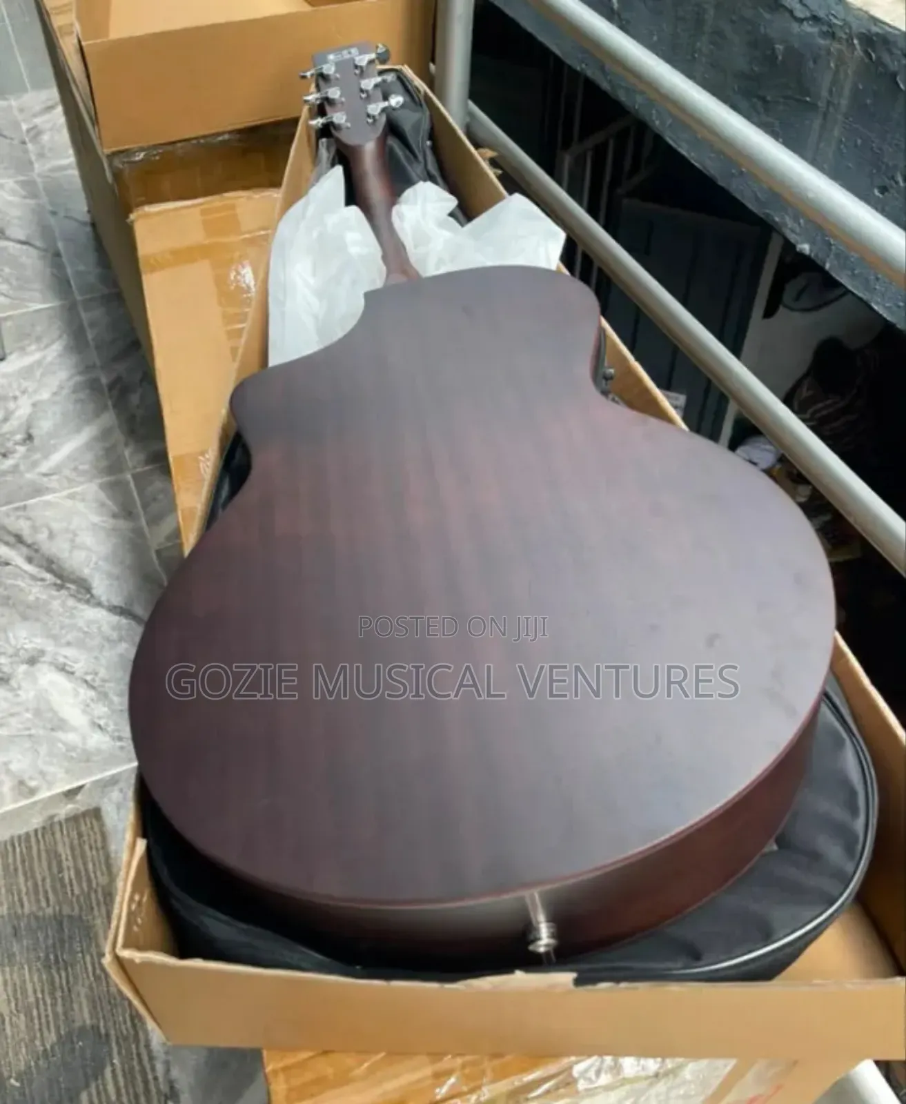 Mega 41" Semi Acoustic Guitar 6 Strings It Comes With Bag Cable Strap