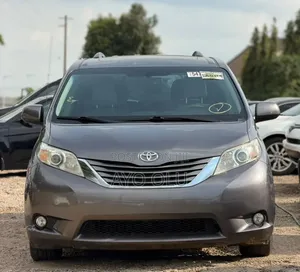 Toyota Sienna XLE 7 Passenger 2011 Gray