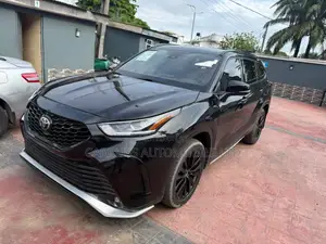 Toyota Highlander XSE AWD 2023 Black