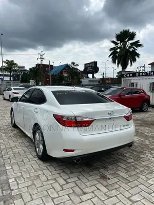 Lexus ES 2014 White