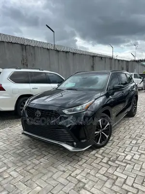 Toyota Highlander XSE 2021 Black