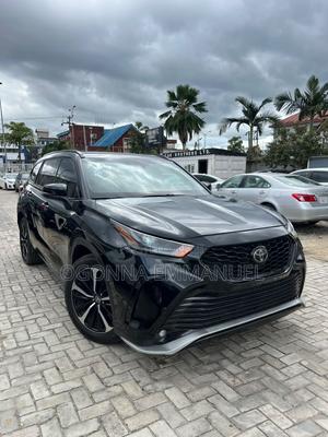Toyota Highlander XSE 2021 Black