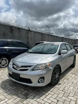 Toyota Corolla 2011 Silver
