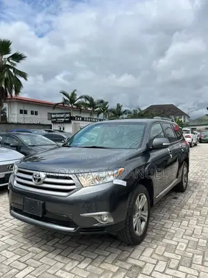 Toyota Highlander Limited 2011 Gray