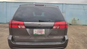 Toyota Sienna 2005