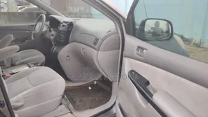 Toyota Sienna 2005
