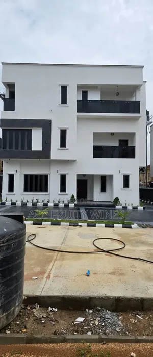 8bdrm Mansion in Nut, Lugbe District for sale