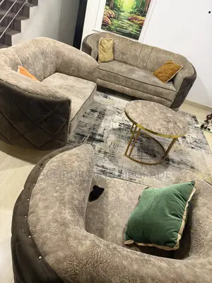Set of Very Good Quality Sofa