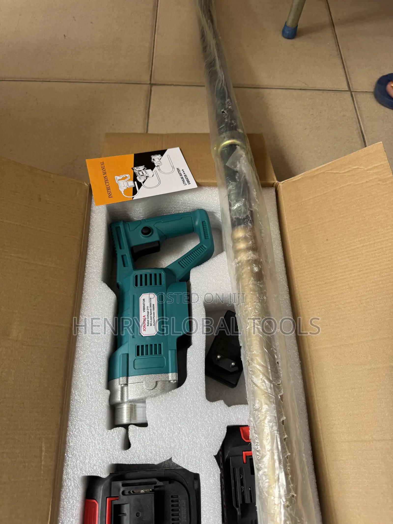 Makita Cordless Concrete Vibrator – Heavy Duty Construction Equipment