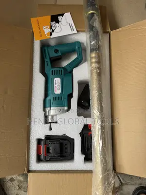 Makita Cordless Concrete Vibrator – Heavy Duty Construction Equipment