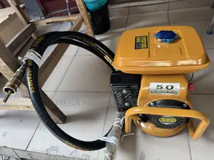 FUJI ROBIN 5.0HP Petrol Concrete Vibrator With Flexible Shaft