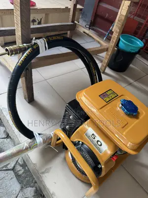 FUJI ROBIN 5.0HP Petrol Concrete Vibrator With Flexible Shaft