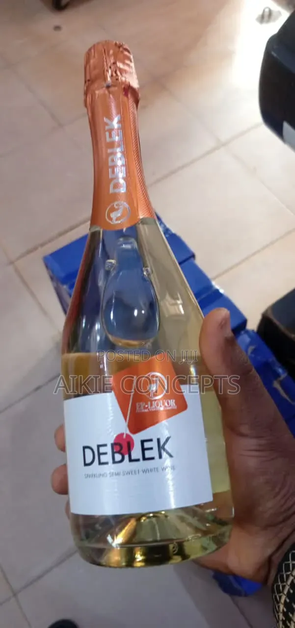Deblek Sparkling White Wine