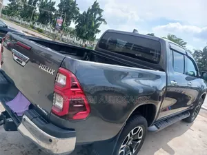 Toyota Hilux Revo Double Cab Deisel 2.8 AWD 2022 Gray