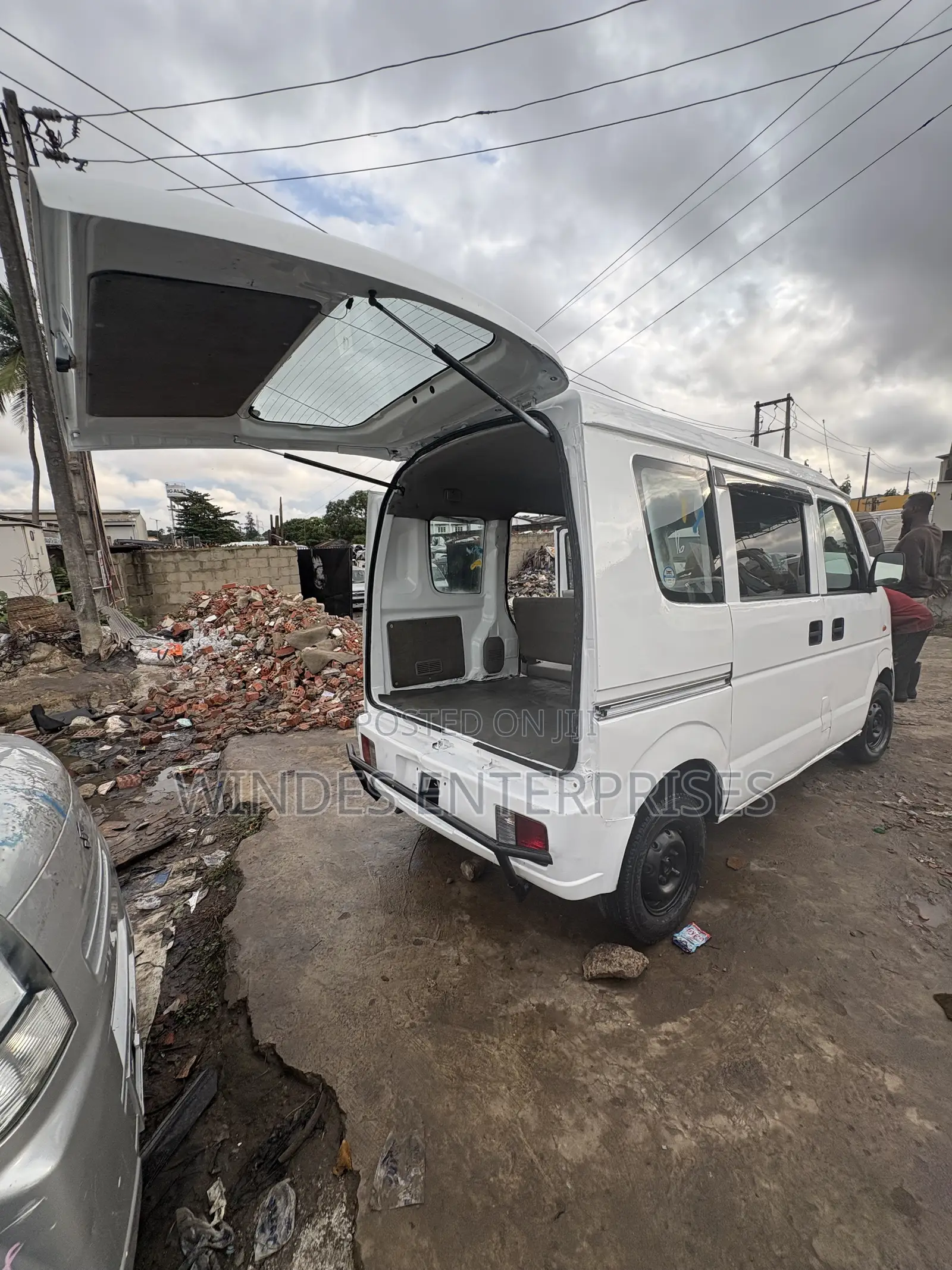 Suzuki Every 2012 White