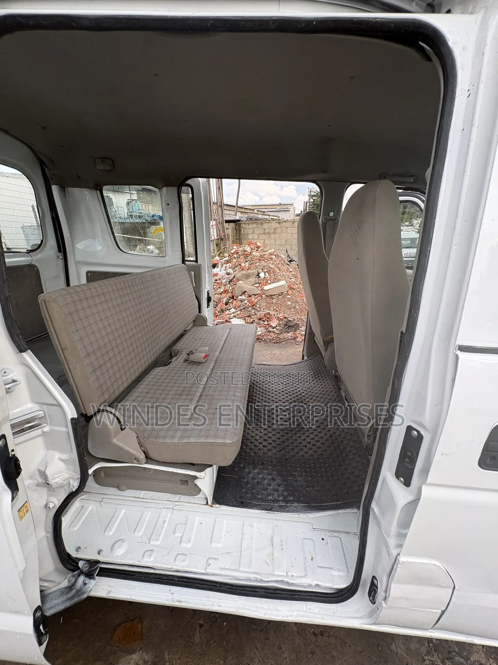 Suzuki Every 2012 White