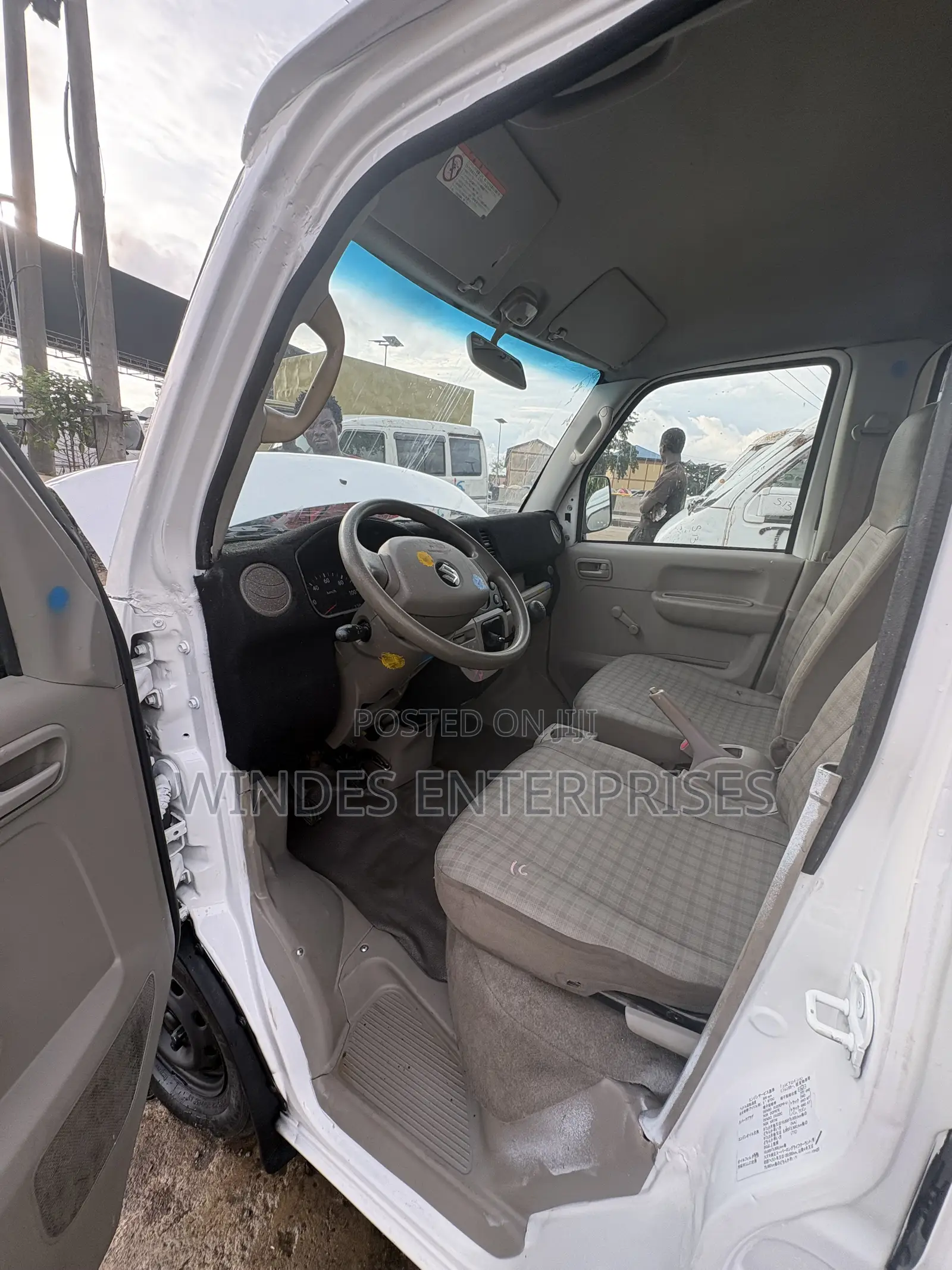 Suzuki Every 2012 White