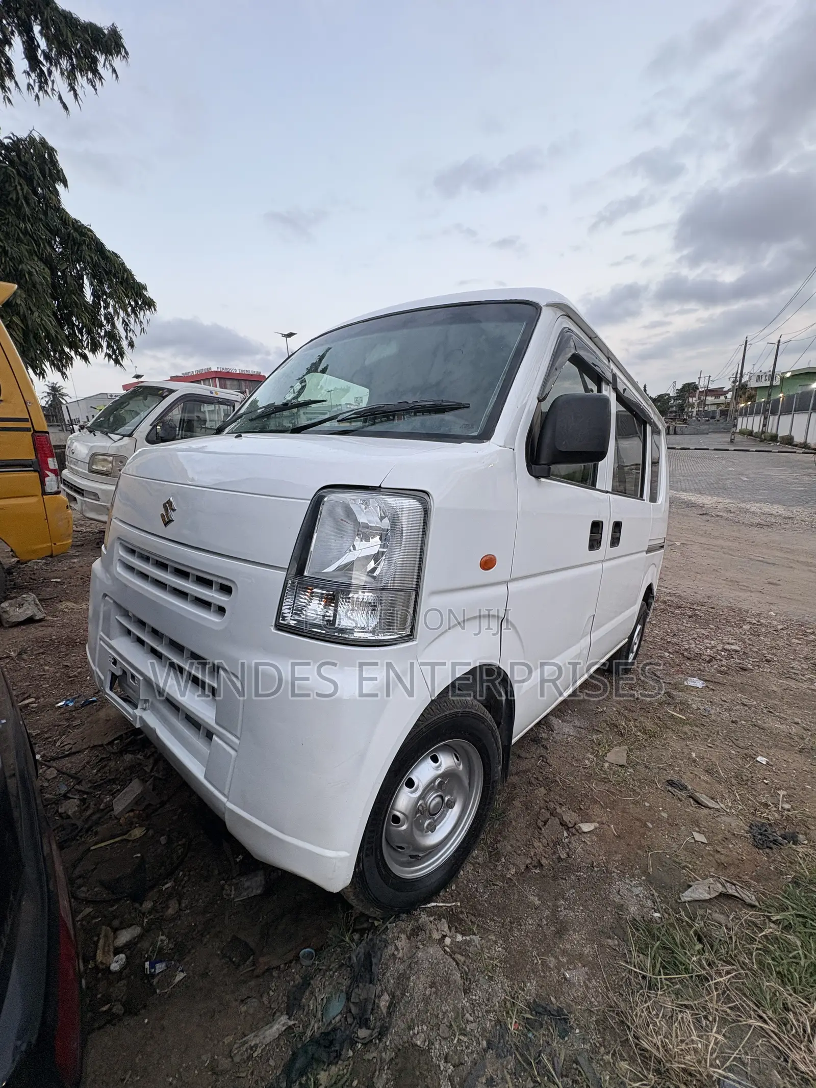 Suzuki Every 2012 White