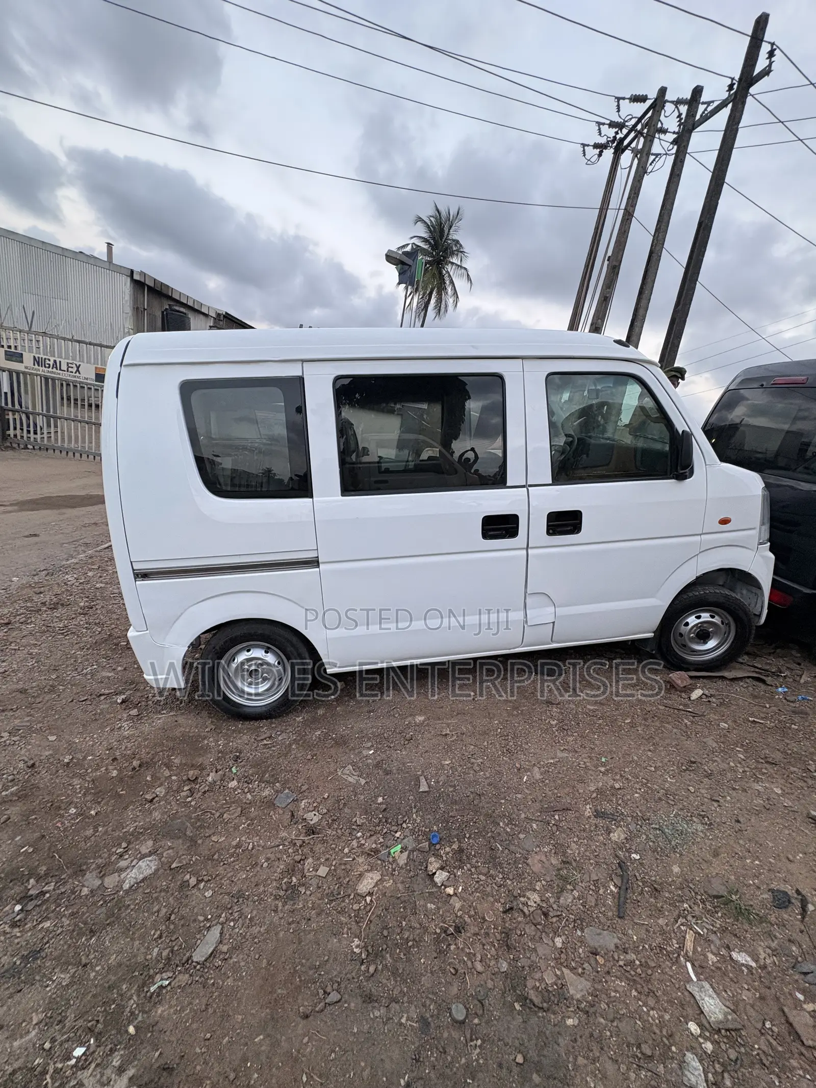 Suzuki Every 2012 White
