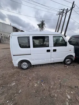 Suzuki Every 2012 White