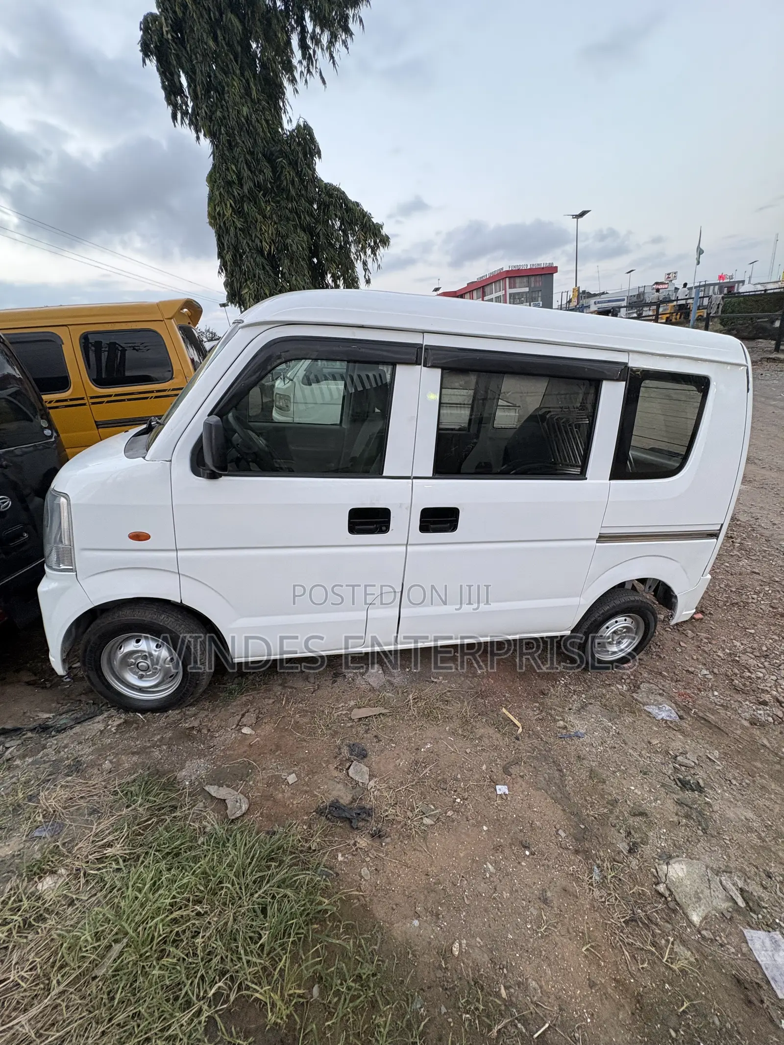 Suzuki Every 2012 White