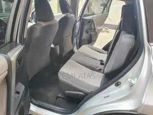 Toyota RAV4 LE 4dr SUV AWD (2.5L 4cyl 6A) 2014 Silver