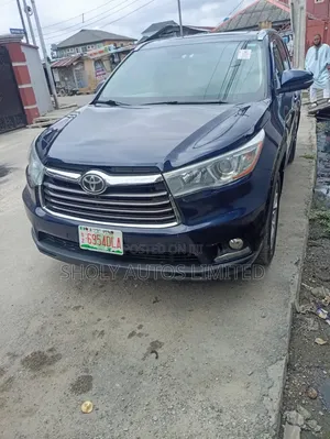 Toyota Highlander 2015 Blue
