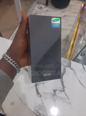 New Samsung Galaxy S20 5G Uw 128 GB Gray