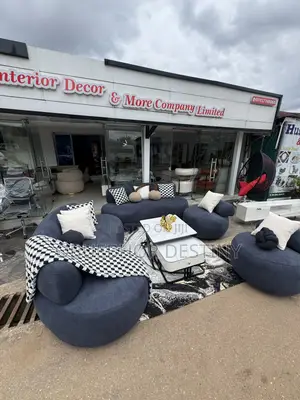 Set of Sofa With a Rolling Single