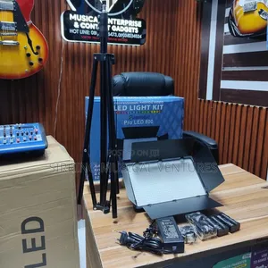 Pro LED 800 Video Light With Stand